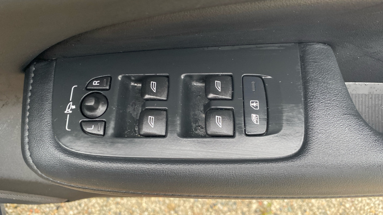 Volvo V60 2.0 T6 [350] Recharge PHEV Plus Dark 5dr AWD Auto Estate